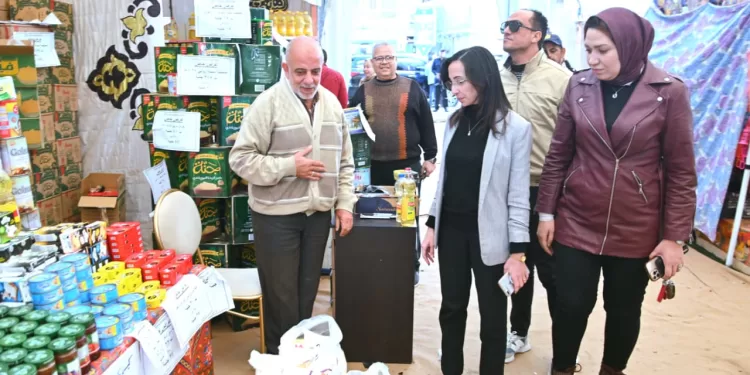 في جولة مفاجئة بدمنهور.. محافظ البحيرة تتفقد معرض «أهلًا رمضان» لضمان وفرة السلع واستقرار الأسعار