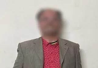 ضبط مرشدًا سياحيًا لإتلافه جدار أثر بالرسم عليه في منطقة سقارة بالجيزة 2 - جريدة الجمهورية ضبط مرشدًا سياحيًا لإتلافه جدار أثر بالرسم عليه في منطقة سقارة بالجيزة