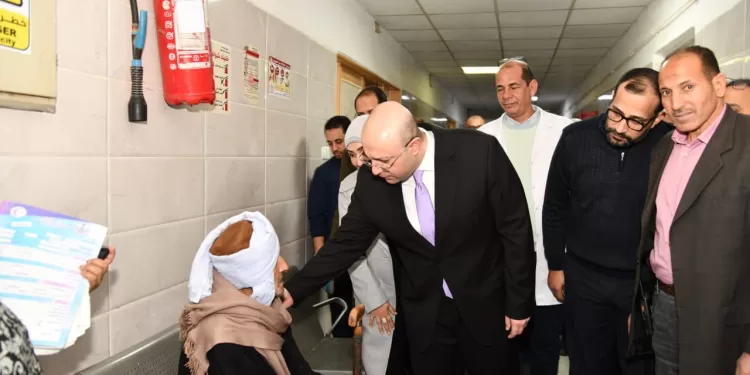 محافظ الفيوم يشدد على الانضباط وتوفير المستلزمات الطبية بالمستشفى العام 1 - جريدة الجمهورية محافظ الفيوم يشدد على الانضباط وتوفير المستلزمات الطبية بالمستشفى العام