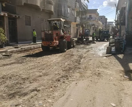 محافظ البحيرة تُوجه برصف شارع البحر بإدكو بطول 1.5 كم