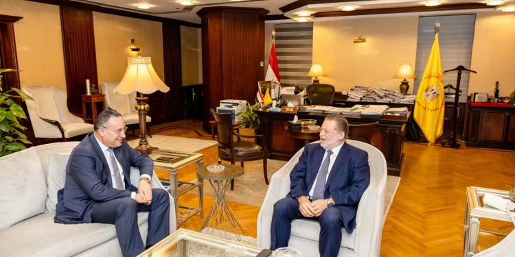 محافظ البنك المركزي ووزير التعليم العالي يبحثان تعزيز التعاون المشترك ودعم مبادرة «علماء المستقبل»