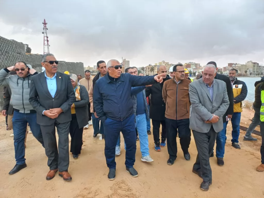 فيديو| بمواصفات عالمية وممشى زجاجي.. محافظ مطروح يتفقد أعمال تطوير كوبري «روميل» 3 - جريدة الجمهورية WhatsApp Image 2026 02 23 at 6.47.59 PM - جريدة الجمهورية