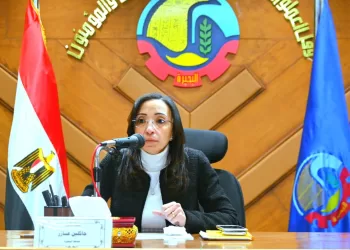 محافظ البحيرة تترأس اجتماع «اللجنة العليا للمشروعات» وتوجه بتعظيم الموارد ورفع كفاءة الأداء