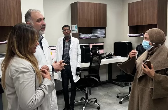 ليلى علوي تشيد بمنظومة الرعاية الشاملة بمستشفى الثدي