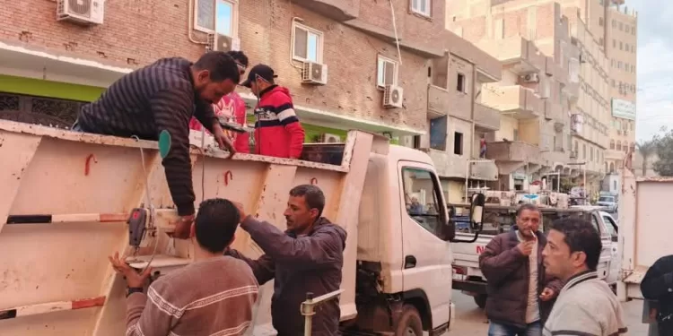 حي الوراق يشن حملة مكبرة لإغلاق المصانع والورش المخالفة