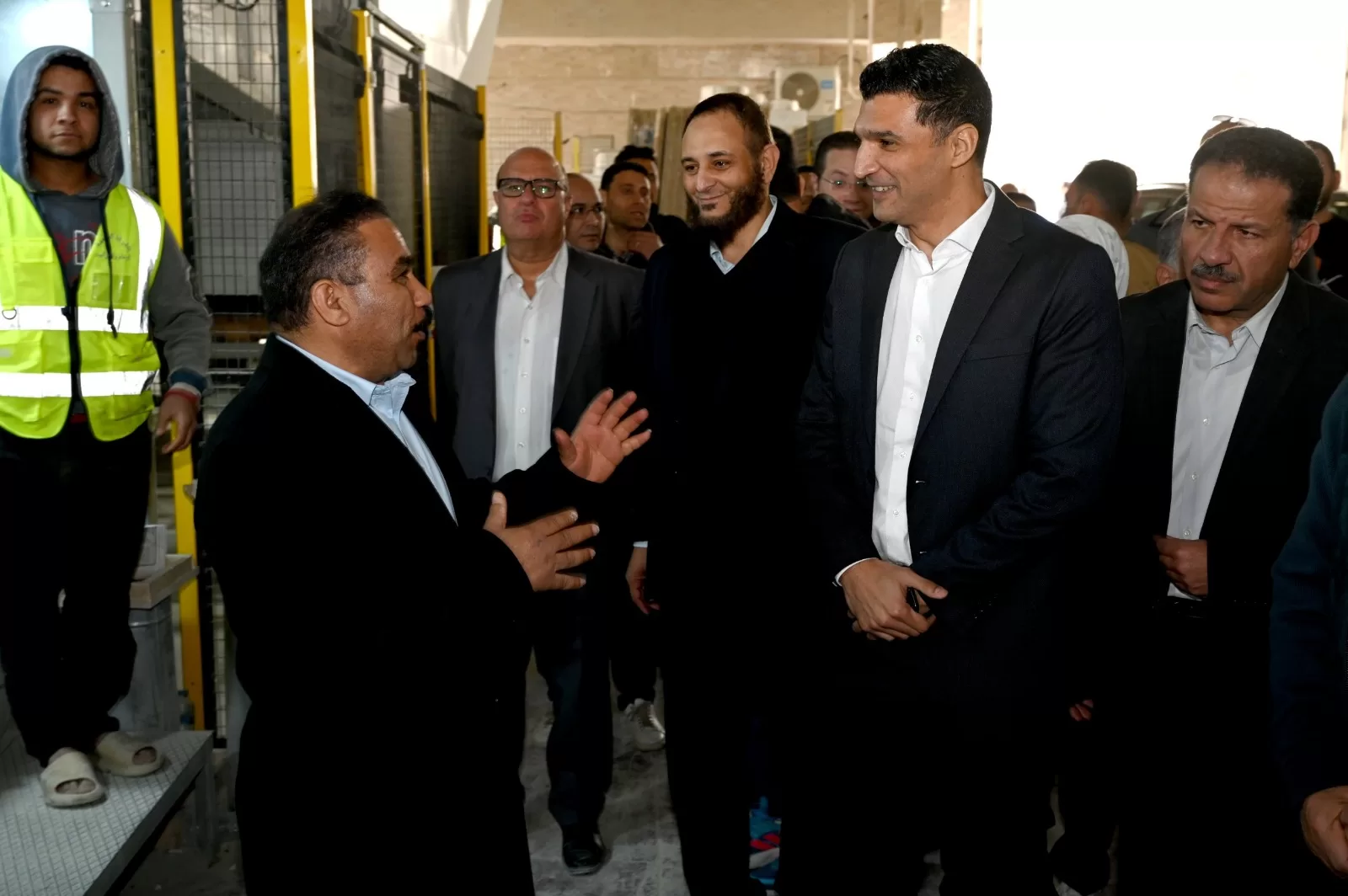 وزير الصناعة ومحافظ القاهرة يتفقدان 5 قلاع إنتاجية بـ«شق الثعبان» لبحث سبل دعم المصنعين 6 - جريدة الجمهورية WhatsApp Image 2026 02 25 at 12.59.37 PM - جريدة الجمهورية