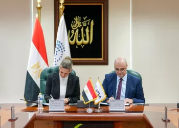 «تنظيم الاتصالات» يمنح «مرسيدس-بنز إيجيبت» ترخيص تقديم خدمات «إنترنت الأشياء» للسيارات في مصر 2 - جريدة الجمهورية «تنظيم الاتصالات» يمنح «مرسيدس-بنز إيجيبت» ترخيص تقديم خدمات «إنترنت الأشياء» للسيارات في مصر