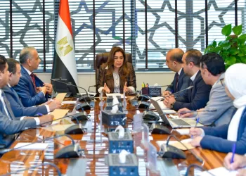 وزيرة التنمية المحلية والبيئة تبحث مع «نقابة الأسنان» منظومة تداول المخلفات الخطرة بالمنشآت الطبية 3 - جريدة الجمهورية وزيرة التنمية المحلية والبيئة تبحث مع «نقابة الأسنان» منظومة تداول المخلفات الخطرة بالمنشآت الطبية