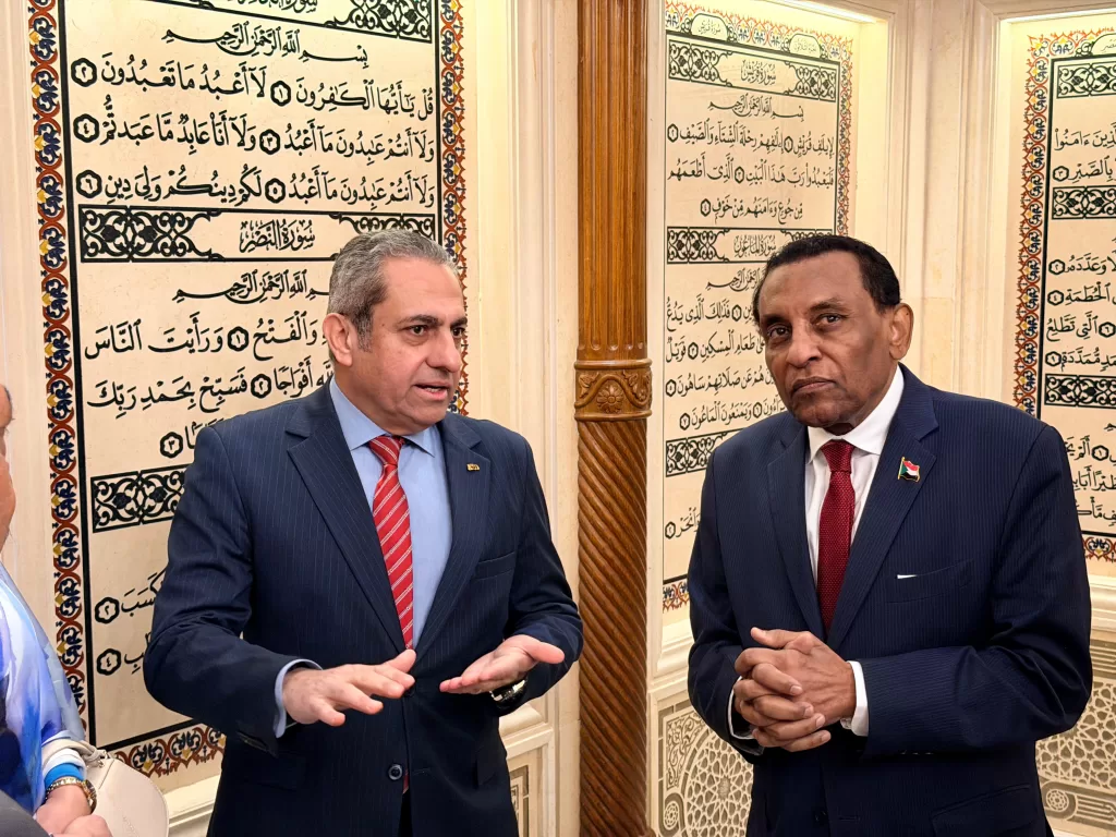 رئيس وزراء السودان يتفقد «العاصمة الجديدة».. ويشيد بالنهضة العمرانية المصرية من قمة البرج الأيقوني 3 - جريدة الجمهورية WhatsApp Image 2026 02 27 at 11.20.48 PM 4 - جريدة الجمهورية