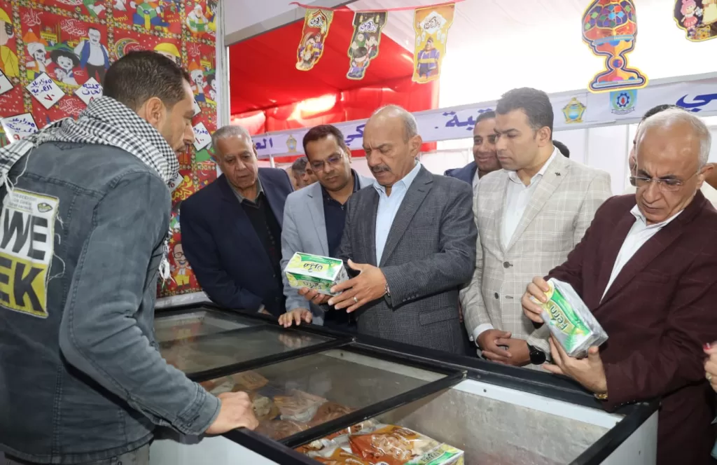 محافظ السويس في جولة مفاجئة بالأسواق: منع التعديات ورفع الإشغالات وضبط أسعار السلع بنسبة تخفيض 30% 6 - جريدة الجمهورية WhatsApp Image 2026 02 27 at 5.06.48 PM 1 - جريدة الجمهورية
