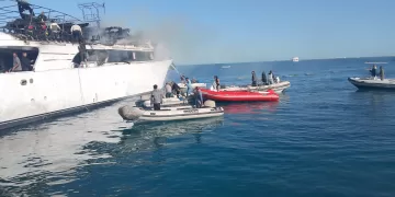 السيطرة على حريق بمركب سياحي في الغردقة دون إصابات.. بسبب «ماس كهربائي»
