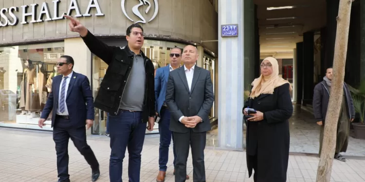 فيديو| محافظ القاهرة يُشدد على منع الانتظار الخاطئ بوسط المدينة