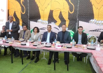 في أولى جولاته بسفاجا.. محافظ البحر الأحمر يشارك الأهالي إفطارهم الجماعي ويتفقد مشروعات خدمية بتكلفة 450 مليون جنيه