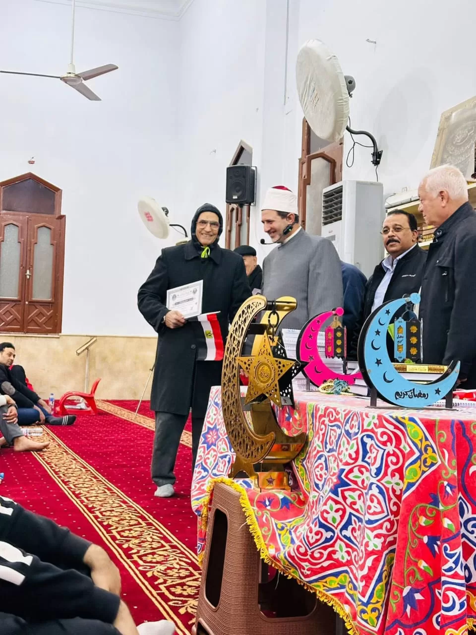 في ذكرى العاشر من رمضان.. مسجد «الشهيد وائل» بمدينة المستقبل يُكرم أبطال حرب أكتوبر 5 - جريدة الجمهورية WhatsApp Image 2026 02 28 at 8.50.49 PM - جريدة الجمهورية