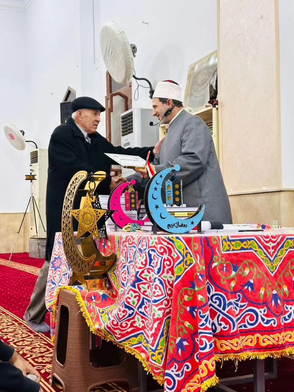 في ذكرى العاشر من رمضان.. مسجد «الشهيد وائل» بمدينة المستقبل يُكرم أبطال حرب أكتوبر 2 - جريدة الجمهورية WhatsApp Image 2026 02 28 at 8.50.56 PM - جريدة الجمهورية