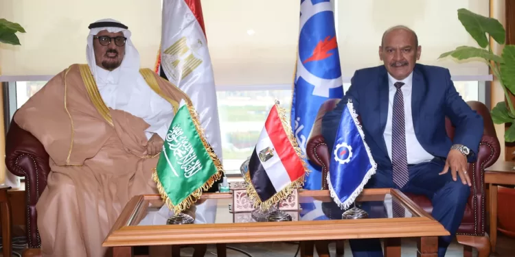 القنصل العام للمملكة العربية السعودية يهنئ اللواء هاني رشاد بتوليه منصب محافظ السويس