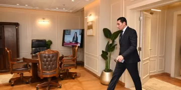 في أول يوم عمل بالوزارة: جوهر نبيل يصل المقر لمباشرة مهامه عقب أداء اليمين الدستورية