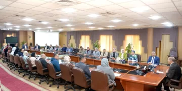 رئيس جامعة المنصورة يُكرم فريق منظومة الشكاوى بالجامعة