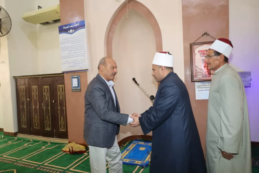 في جولة ميدانية بالقطاع الريفي.. محافظ السويس يؤدي صلاة الجمعة بقرية «العمدة» 8 - جريدة الجمهورية صصصصصصصصصصصصصصصصصصصص - جريدة الجمهورية