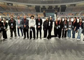 طلاب برنامج الترجمة بجامعة العاصمة يقدمون أداءً مشرفًا في كأس العالم للسلاح بالقاهرة