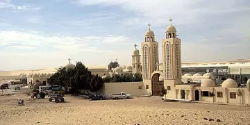 مصرع وإصابة 6 أطفال في انهيار سور بدير «أبوفانا» بملوي