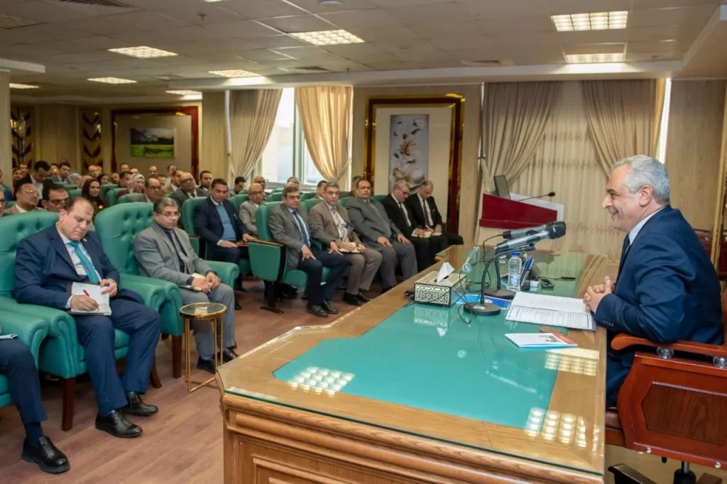 وزير الانتاج الحربي 1 1 - جريدة الجمهورية