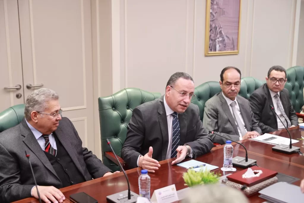 وزيرا الصحة والتعليم العالي يبحثان استراتيجية وطنية موسعة لتدريب وتأهيل الكوادر الطبية 4 - جريدة الجمهورية 0 3 - جريدة الجمهورية