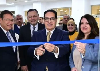 رئيس جامعة القاهرة يفتتح معمل «DentCai» لطب الأسنان الرقمي والذكاء الاصطناعي بكلية طب الأسنان 2 - جريدة الجمهورية رئيس جامعة القاهرة يفتتح معمل «DentCai» لطب الأسنان الرقمي والذكاء الاصطناعي بكلية طب الأسنان