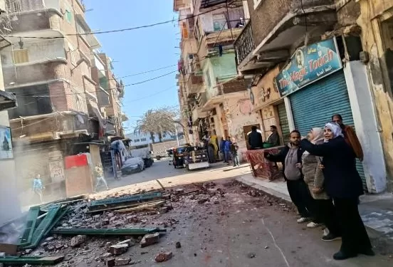 حي غرب الإسكندرية يُزيل «خطورة داهمة» بعقار في القباري استجابةً لبلاغات المواطنين