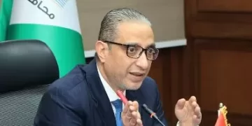 محافظ الجيزة يُجري جولة ليلية مفاجئة لمتابعة حالة الأنفاق والنظافة بأحياء العمرانية والطالبية