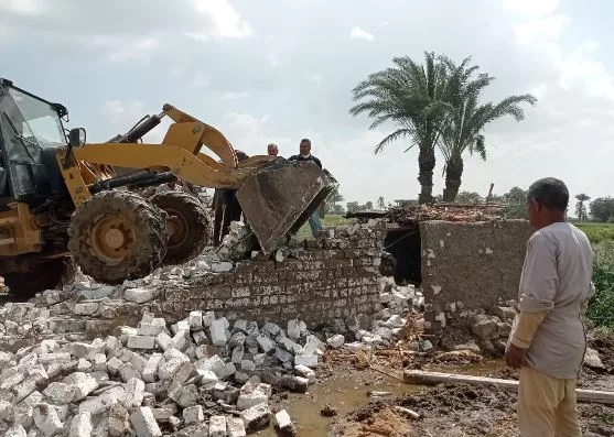 الفيوم..إزالة 71 حالة تعدٍ على الأراضي الزراعية وأملاك الدولة خلال إجازة عيد الفطر 2 - جريدة الجمهورية 1 87 - جريدة الجمهورية