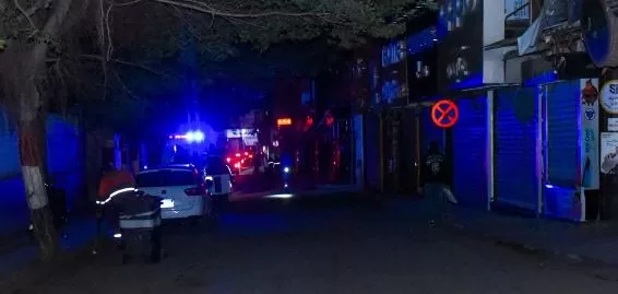 «محافظ الإسكندرية» يقود حملة مكبرة لمتابعة الالتزام بمواعيد غلق المحال الجديدة ويشدد على الحسم مع المخالفين 11 - جريدة الجمهورية 10 26 - جريدة الجمهورية