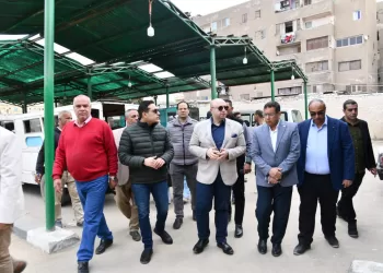 محافظ الفيوم يتفقد سير العمل بمواقف سيارات الأجرة.. ويتابع أعمال التطوير بمواقف الجامعة وسنهور ودمو