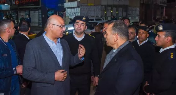 «محافظ الإسكندرية» يقود حملة مكبرة لمتابعة الالتزام بمواعيد غلق المحال الجديدة ويشدد على الحسم مع المخالفين 1 - جريدة الجمهورية «محافظ الإسكندرية» يقود حملة مكبرة لمتابعة الالتزام بمواعيد غلق المحال الجديدة ويشدد على الحسم مع المخالفين