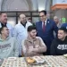 رئيس جامعة القاهرة يُشارك طلاب المدن الجامعية مائدة الإفطار ويُكرم أبطال الدورة الرمضانية