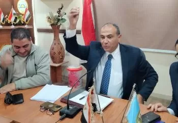 رئيس مدينة مطروح يعقد اجتماعاً موسعاً لرفع كفاءة الأداء وتفعيل «الشباك الواحد» لخدمة المواطنين 15 - جريدة الجمهورية رئيس مدينة مطروح يعقد اجتماعاً موسعاً لرفع كفاءة الأداء وتفعيل «الشباك الواحد» لخدمة المواطنين