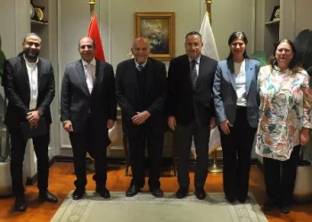 وزير التعليم العالي يبحث مع «مجدي يعقوب» تعزيز التعاون في البحث العلمي والتدريب الطبي بإفريقيا