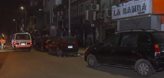 «محافظ الإسكندرية» يقود حملة مكبرة لمتابعة الالتزام بمواعيد غلق المحال الجديدة ويشدد على الحسم مع المخالفين 5 - جريدة الجمهورية 4 65 - جريدة الجمهورية