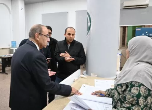 المدير التنفيذي لمستشفيات جامعة القاهرة يتفقد «وحدة شريف مختار» والطوارئ وبنك الدم لمتابعة سير العمل 5 - جريدة الجمهورية 5 36 - جريدة الجمهورية