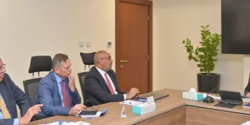 وزير الاستثمار يبحث مع كبرى شركات السكر آليات ضبط السوق وتوطين الصناعة المحلية