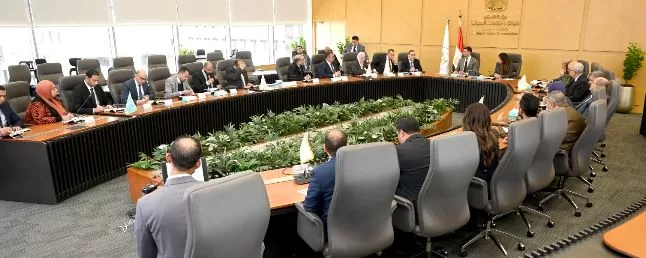 وزيرا الإسكان والصناعة يبحثان ترفيق المناطق الصناعية وتشكيل «مجالس أمناء» لإدارة المرافق بالمدن الجديدة 6 - جريدة الجمهورية 6 32 - جريدة الجمهورية