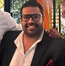 «أحمد يسري».. حين تجتمع إمبراطوريتان وتولد قوة ثالثة في تاريخ الصناعة بمصر والشرق الأوسط 1 - جريدة الجمهورية «أحمد يسري».. حين تجتمع إمبراطوريتان وتولد قوة ثالثة في تاريخ الصناعة بمصر والشرق الأوسط