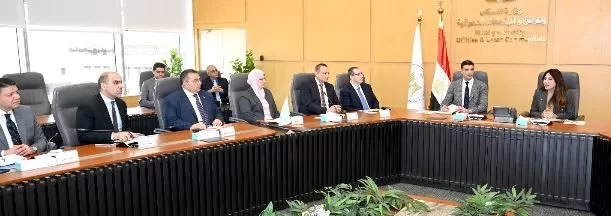 وزيرا الإسكان والصناعة يبحثان ترفيق المناطق الصناعية وتشكيل «مجالس أمناء» لإدارة المرافق بالمدن الجديدة 7 - جريدة الجمهورية 7 23 - جريدة الجمهورية