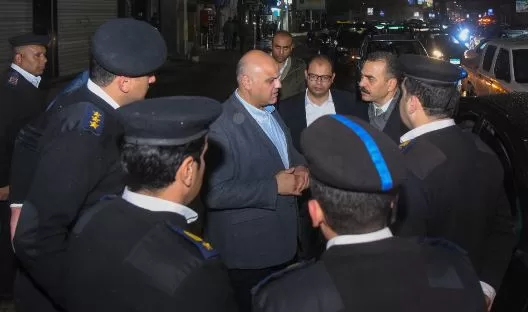 «محافظ الإسكندرية» يقود حملة مكبرة لمتابعة الالتزام بمواعيد غلق المحال الجديدة ويشدد على الحسم مع المخالفين 8 - جريدة الجمهورية 7 34 - جريدة الجمهورية