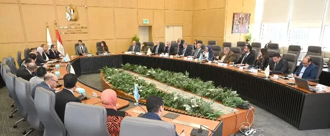 وزيرا الإسكان والصناعة يبحثان ترفيق المناطق الصناعية وتشكيل «مجالس أمناء» لإدارة المرافق بالمدن الجديدة 8 - جريدة الجمهورية 8 18 - جريدة الجمهورية