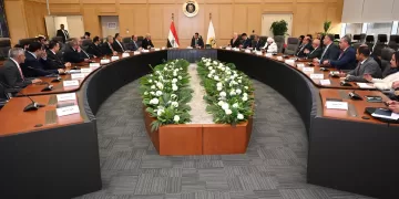 «الصناعات النسيجية» تستعرض 6 ملفات عاجلة أمام وزير الصناعة