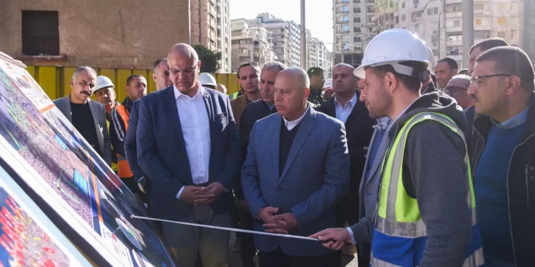 وزير النقل ومحافظ الإسكندرية يتفقدان مشروع إعادة تأهيل وتطوير «ترام الرمل» 1 - جريدة الجمهورية وزير النقل ومحافظ الإسكندرية يتفقدان مشروع إعادة تأهيل وتطوير «ترام الرمل»