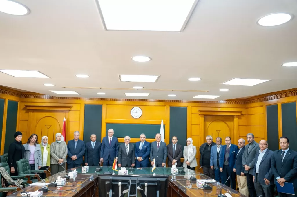 مصر تعزز ريادتها الإفريقية ببروتوكول تعاون بين «بحوث الإسكان» واتحاد مقاولي التشييد والبناء 3 - جريدة الجمهورية WhatsApp Image 2026 03 04 at 12.44.02 PM - جريدة الجمهورية