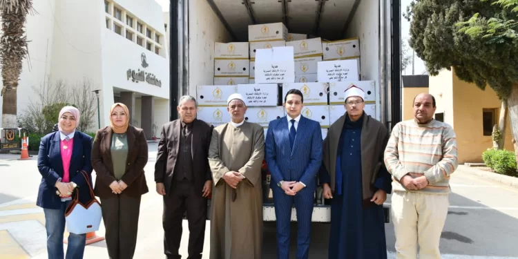 نائب محافظ الفيوم يشهد تسليم 5 أطنان من لحوم «صكوك الإطعام» للأسر الأولى بالرعاية