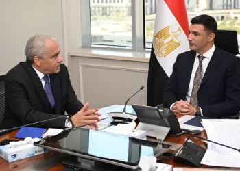 وزير الصناعة يبحث مع «مجموعة العربي» توسعات استثمارية بـ480 مليون دولار بمدينة قويسنا